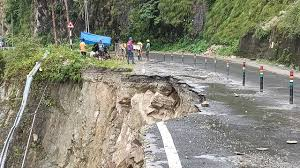 ভারতে ভারী বৃষ্টিতে পাহাড় ধস, নিহত বেড়ে ২৮ - image